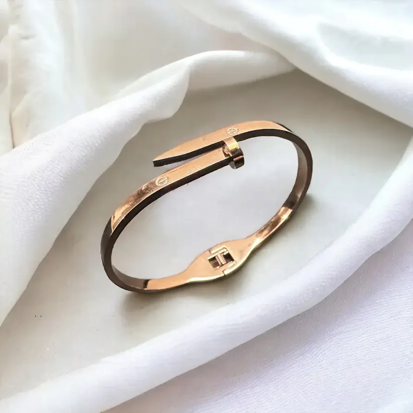 Thumbnail: Everlasting Embrace Nail Bracelet