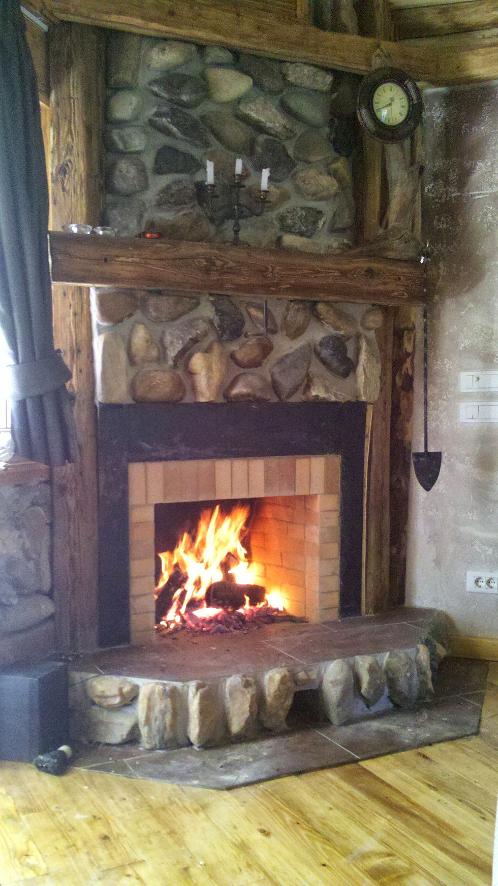 Kamin sa zidanim lozistem E1
