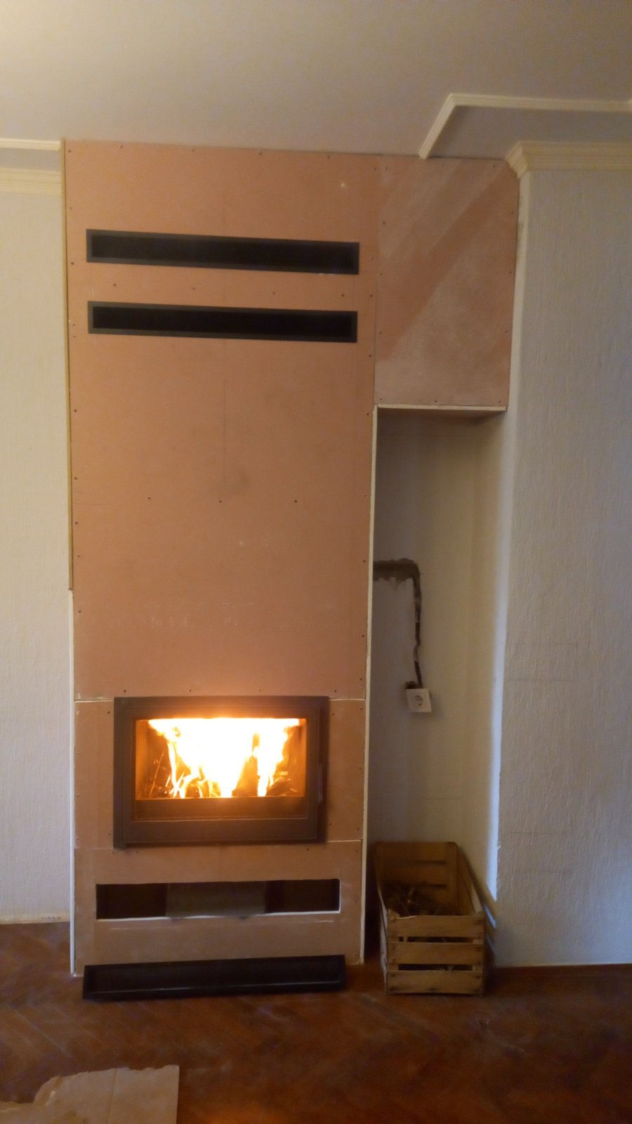 Kamini sa ravnim lozistem B12