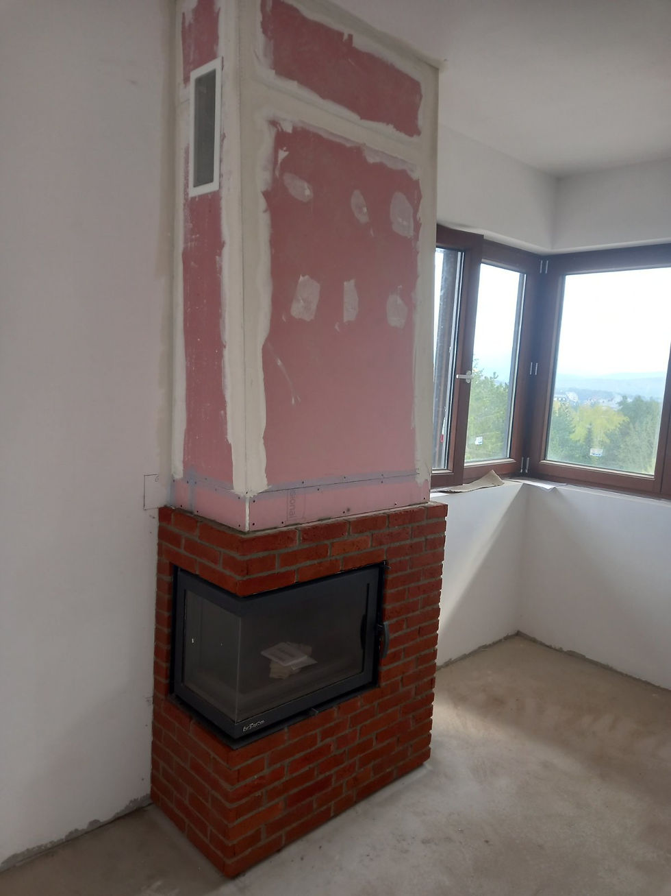 Kamin sa ugaonim lozistem G7