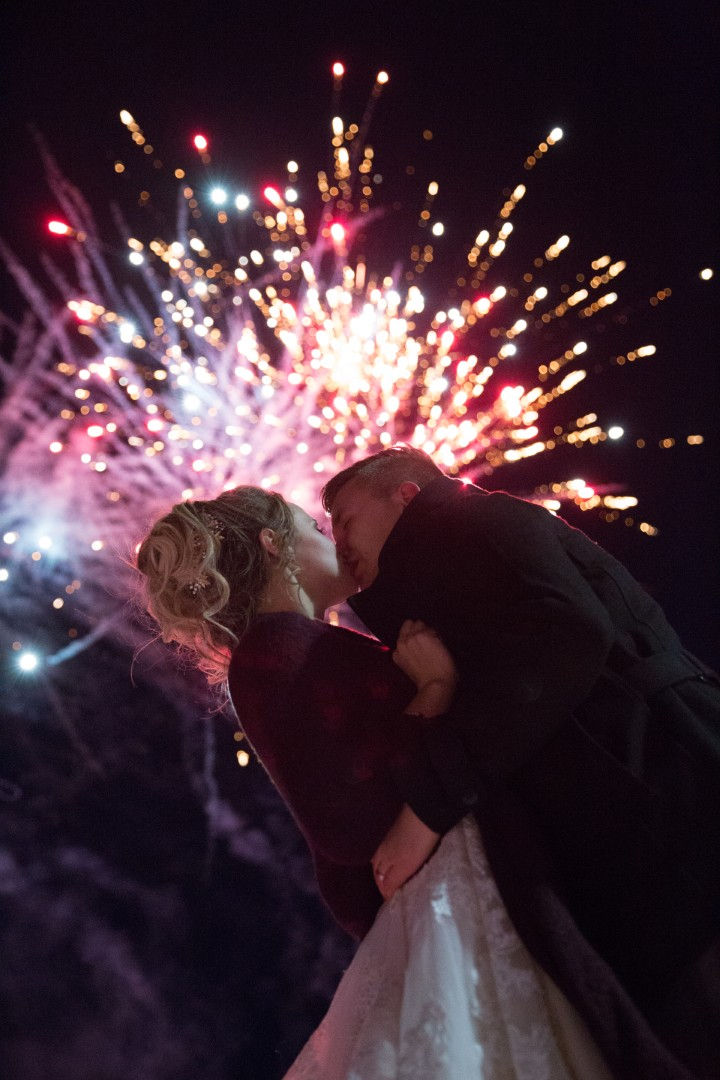 A Love That Warms Even -50°C — A Willow Lane Barn Wedding