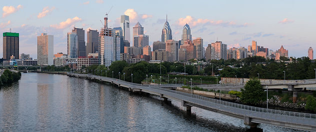 Philadelphia_from_South_Street_Bridge_July_2016_panorama_2.jpeg