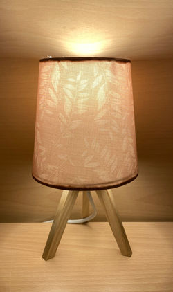 Lampe Pied Bois Jungle Rose - 9.95€