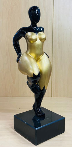 Femme forme Noire Or H.40cm - 99.90€