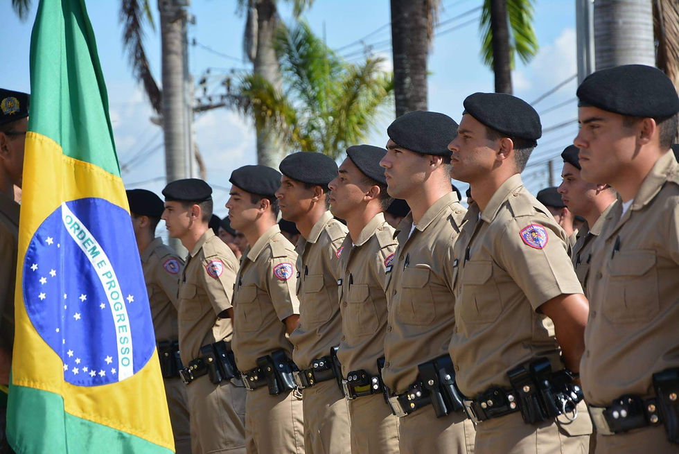 Policiais Militares de Pouso alegre na formatura.