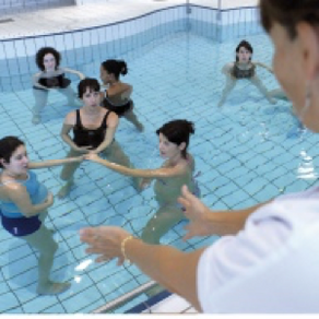 La préparation aquatique pour un moment de détente unique en apesanteur