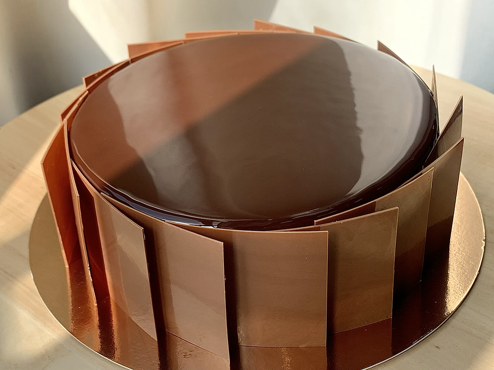 אנטרמה שוקולד חלב 41% וקרמל מלוח (8 אנשים)