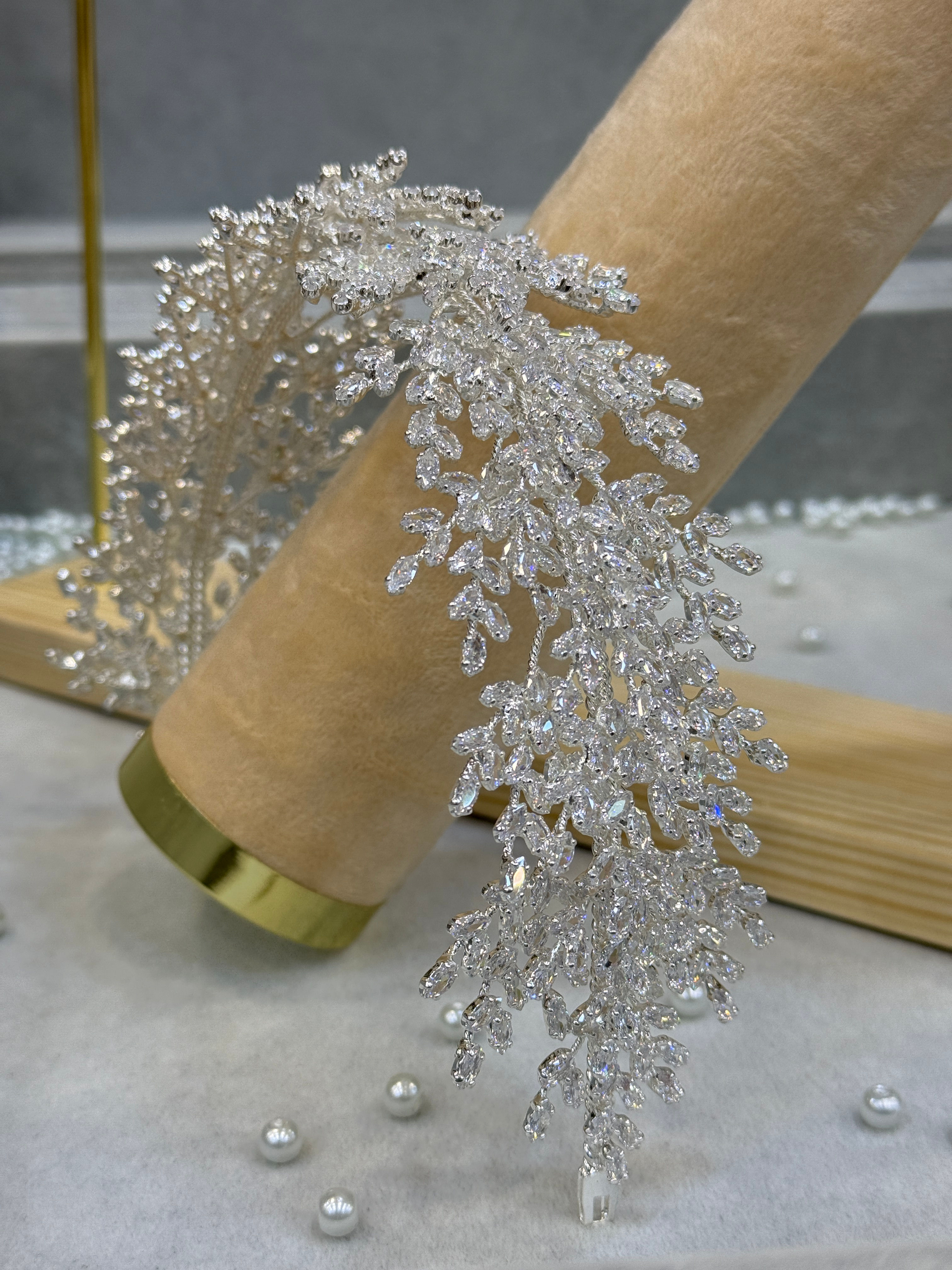 Zirkon Taşlı Gelin Saç Aksesuarı – Işıltılı Zarafet