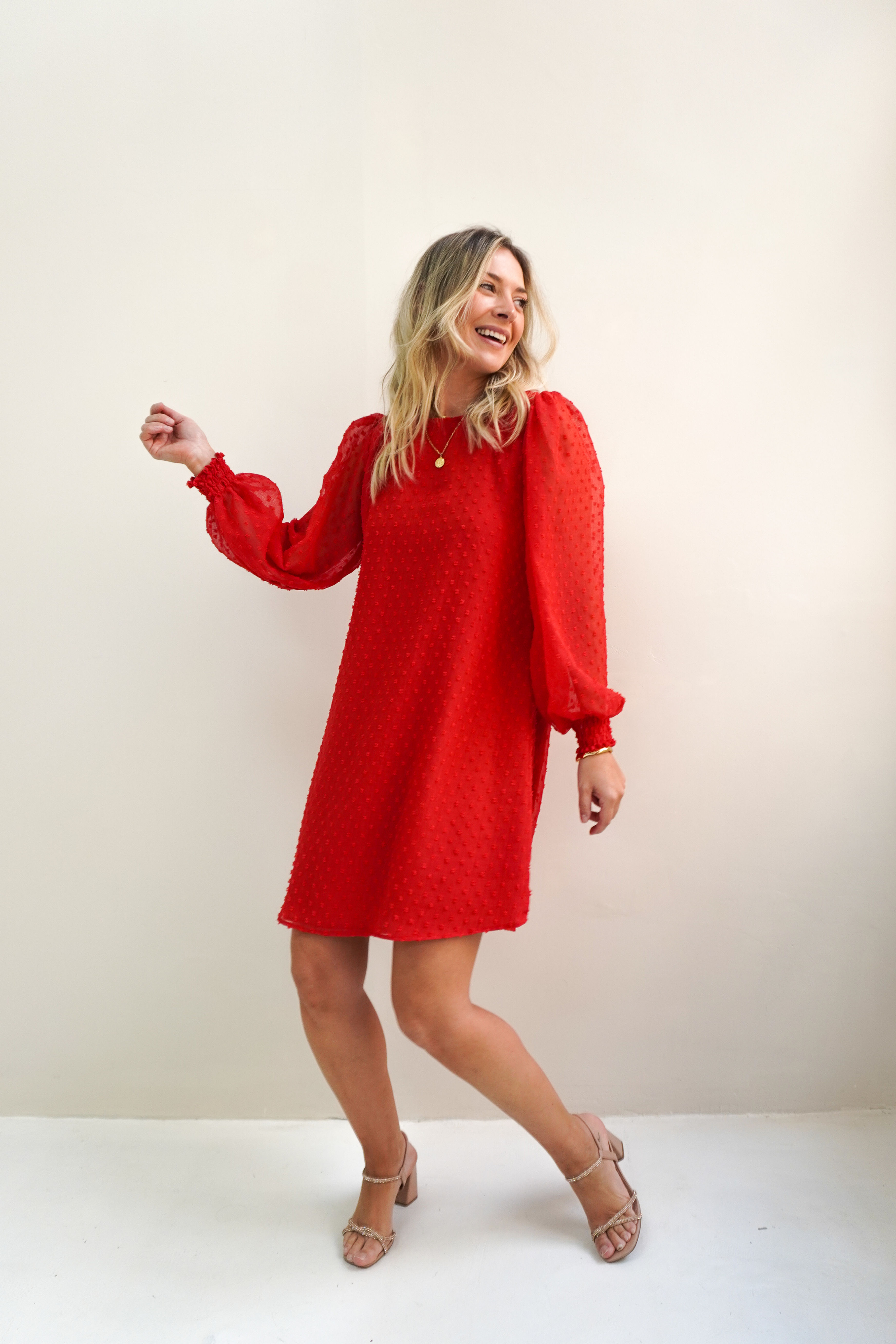 Vestido BOLONHA curto soltinho manga longa - Poa Relevo Vermelho