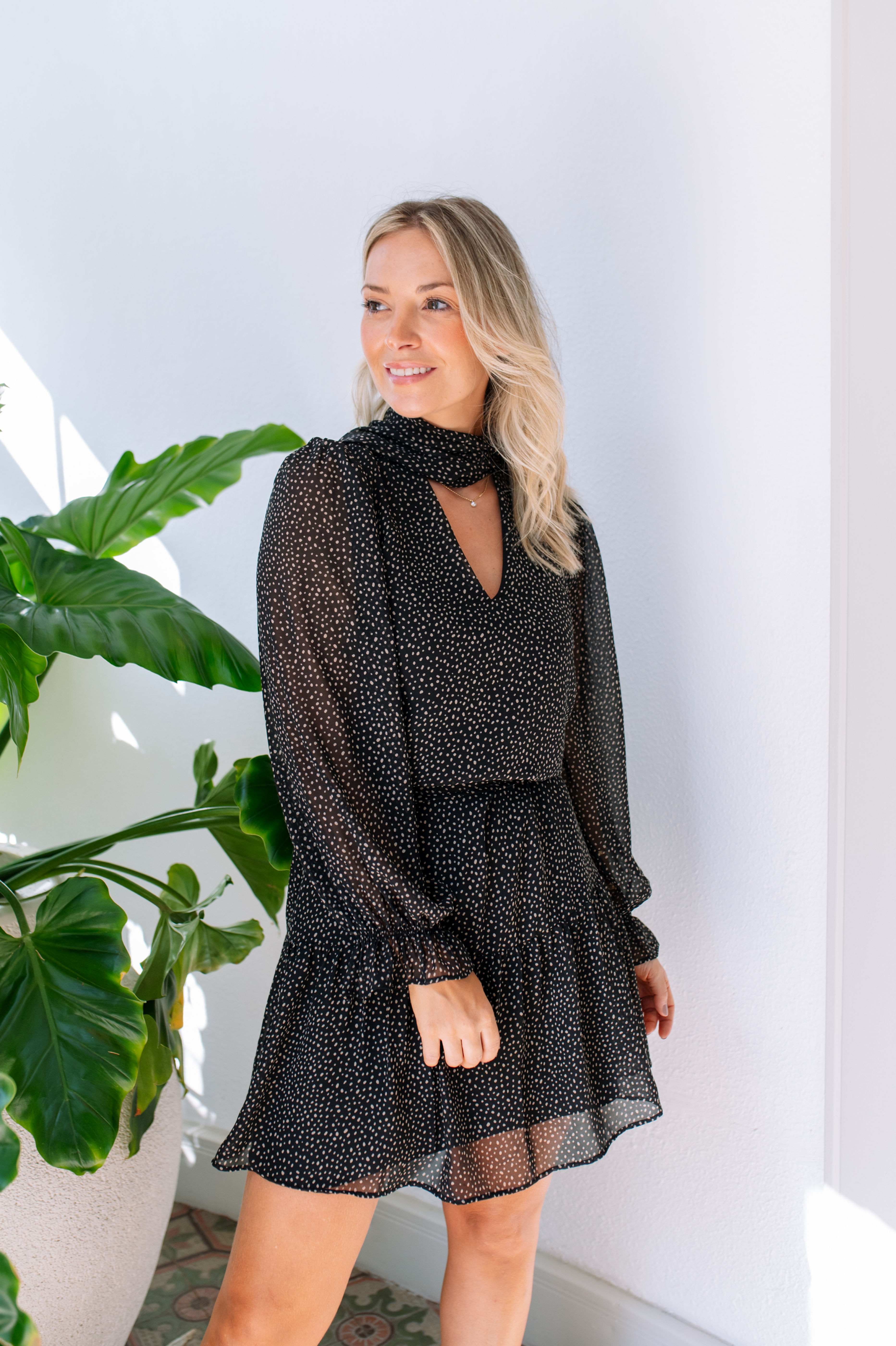 Vestido LOLI curto soltinho 2 lados manga longa - Mini Poazinho Preto