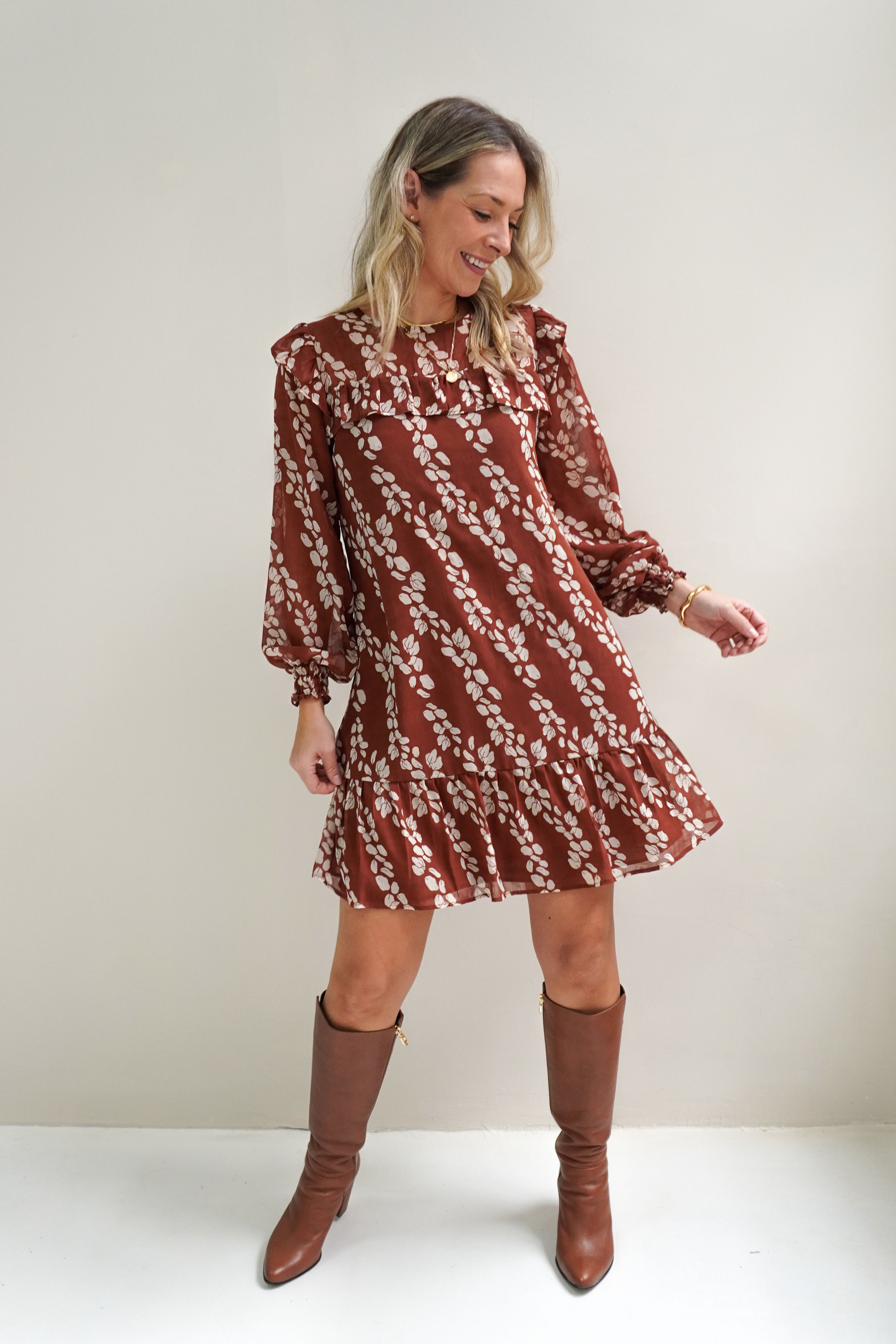 Vestido CLEO curto soltinho manga longa - Folhagem Terracota
