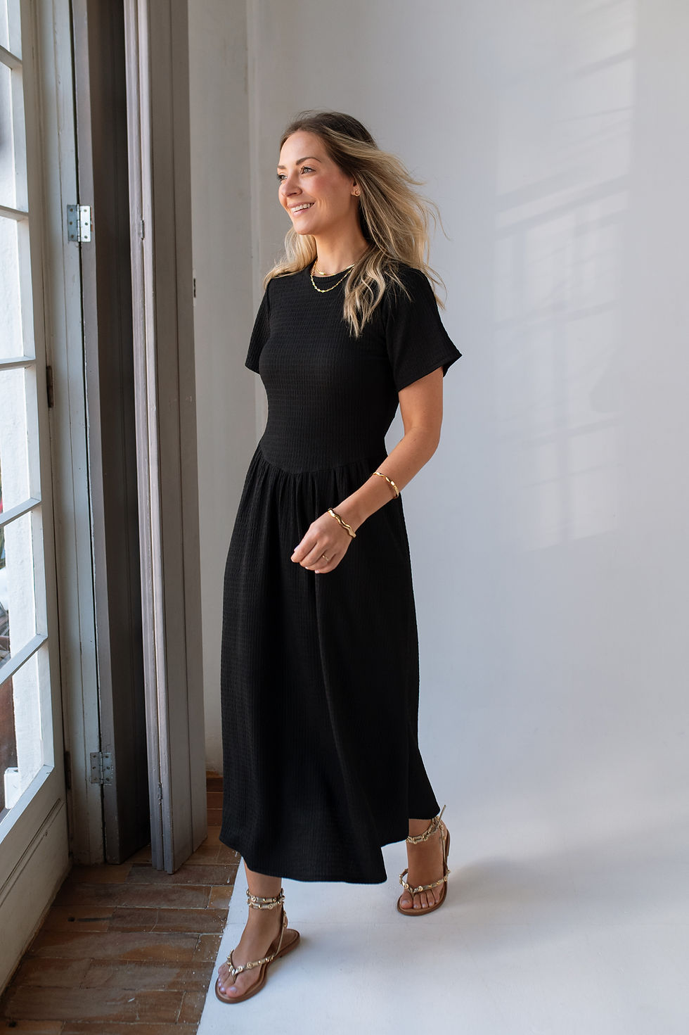Miniatura: Vestido MICHELE midi acinturado manga curta - Malha Texturizada Preta