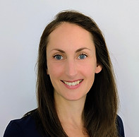 Portrait Roxane fond blanc.jpeg