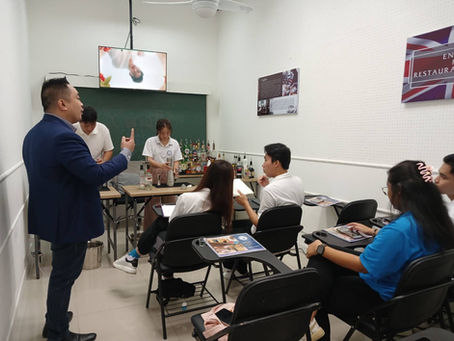 โรงเรียนสอนอาชีพการเรือสำราญและการโรงแรมที่ดีที่สุด : โรงเรียนมารุสำหรับการเรียนรู้ F&B
