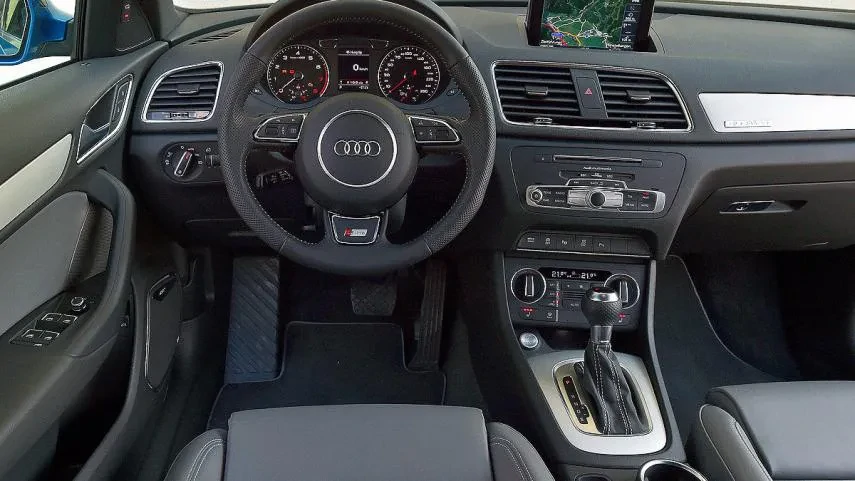 intérieur audi Q3