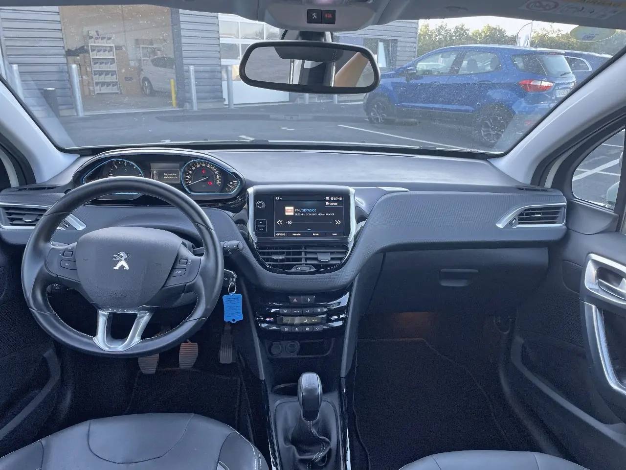 intérieur peugeot 2008