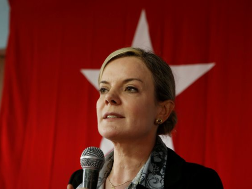 Gleisi cobra punição a Bolsonaro ao comentar ‘calote bilionário na Caixa’