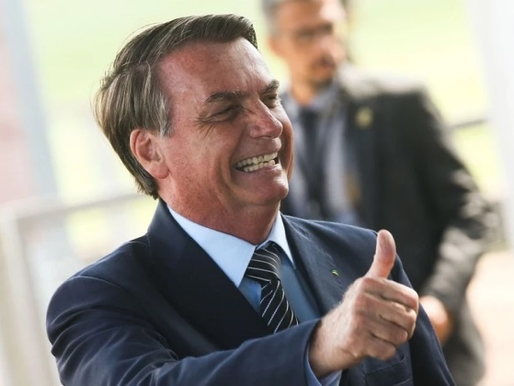 Bolsonaro recebe título de cidadão goiano