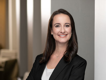 3 Reasons to Hire a Photographer Who Specializes in Headshots