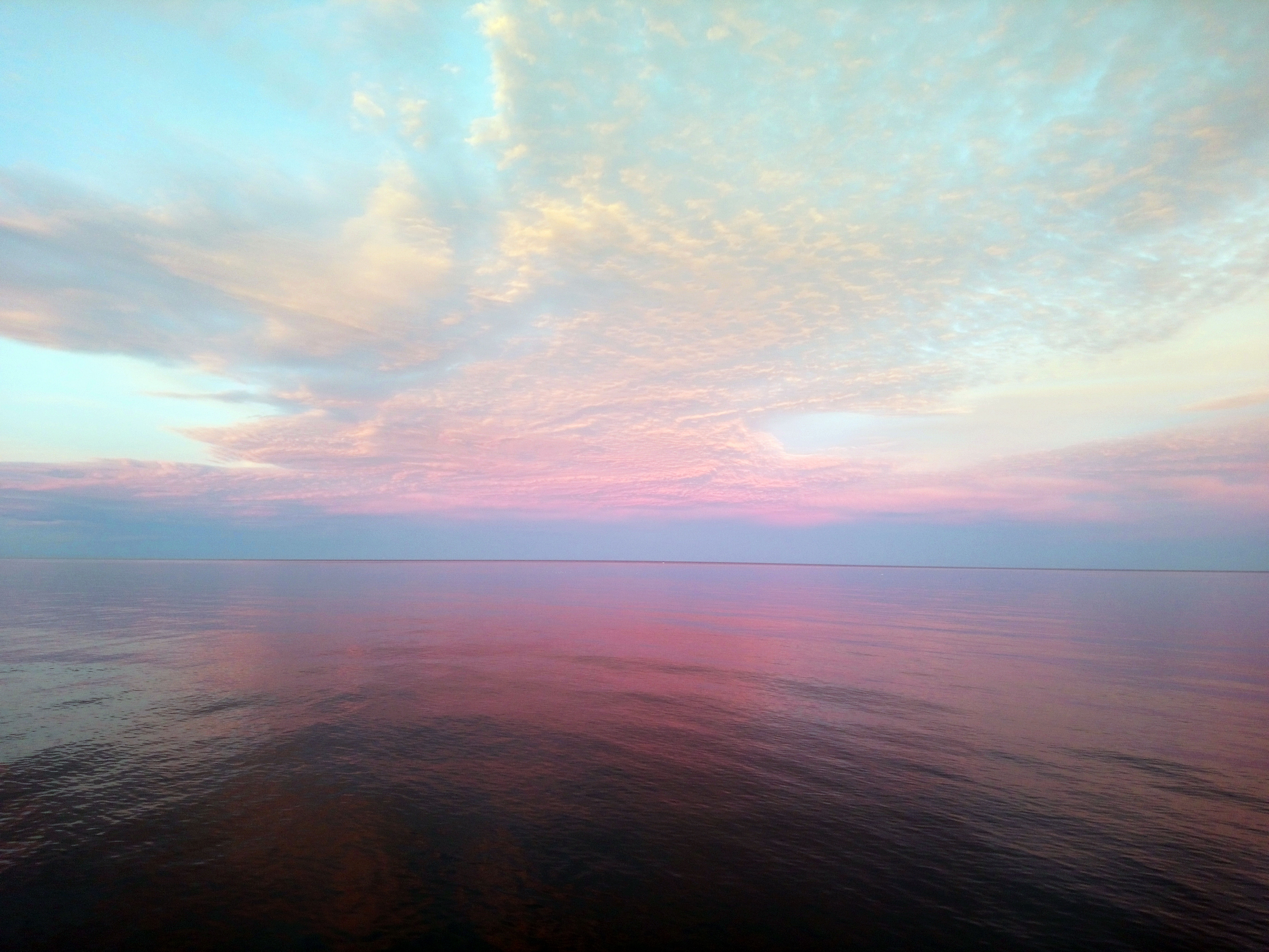 Voir dans les profondeurs et au-delà, vous redonner des perspectives, éclairer l'horizon de votre existence - Céline Siné, Gestalt-thérapeute à Perpignan, spécialisée dans l'accompagnement des personnes souffrant de psychotraumatismes - Plus de 10 ans d'expérience.