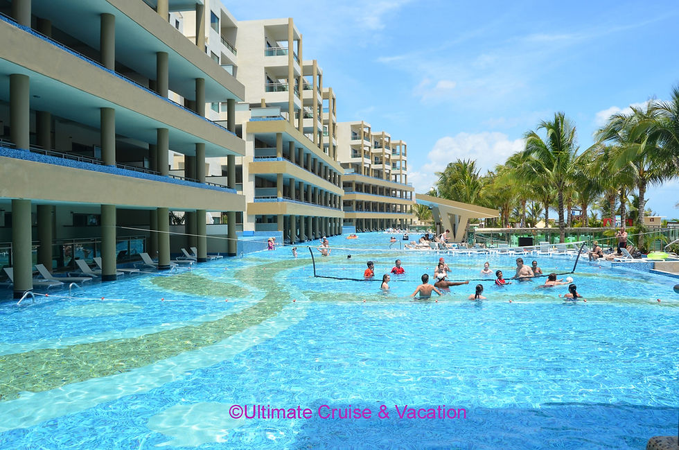 Generations Riviera Maya swim up pool