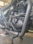 ロイヤルエンフィールド「ハンター350」にエンジンガード装着