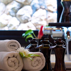 bathroom-2541163_1920 (1).jpg