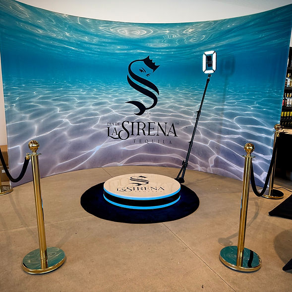 180 degree curved backdrop.jpg