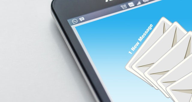 smartphone email display