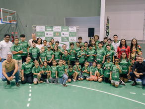 EMOÇÃO MARCA A ENTREGA DE UNIFORMES DO PROJETO EDUCANDO PARA O ESPORTE II EM CABREÚVA