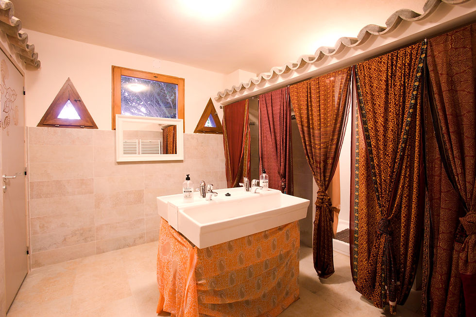 Alaya bathroom