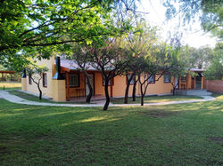 Cabañas Familiar planta baja con galería 01