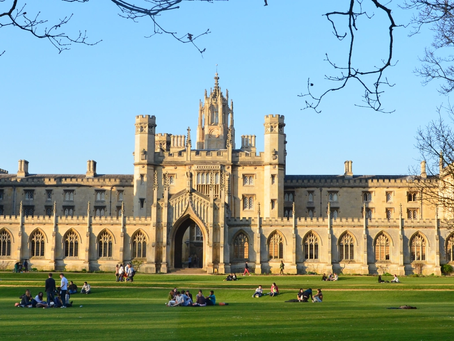 Oxford or Cambridge: Key Differences in Application Processes