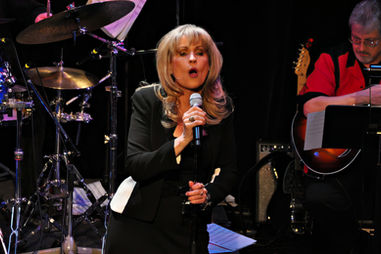 Little Secret Concert pics (37) (640x425)Upscaled-low_res-scale-2_00x.jpg