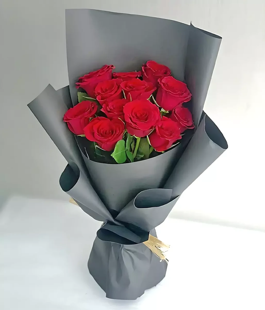 Black Georgie Flower Bouquet is a mesmerizing floral arrangement that exudes elegance and sophistication.