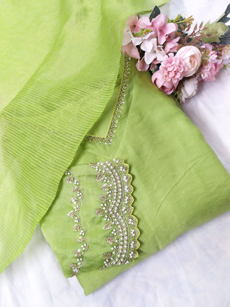 HN040 - Chandheri Top with Striped Chandheri Dupatta