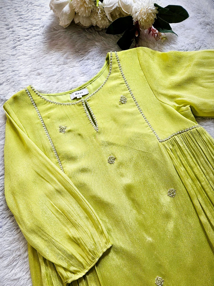 HN185 - Crepe Georgette Top With Soft Chiffon Dupatta And Bottom