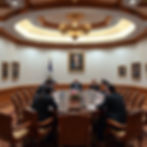 escritorio de advocacia real sala de reunioes sem o brasal e sem pessoas ta muito ia.jpg