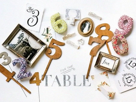 Marcadores de mesa criativos