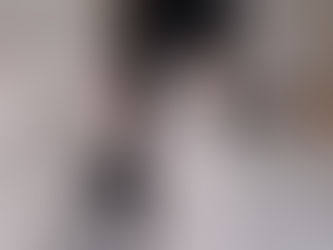 Como usar o tradicional blazer preto de forma moderna