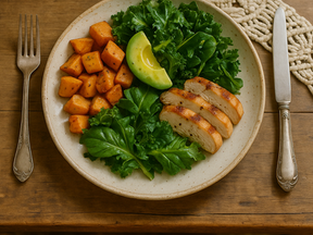 🥗 The Plate That Fights Back: What I Eat to Keep My Hormones from Hijacking My Life 💥