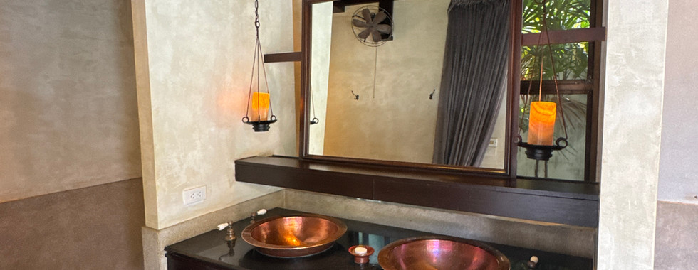 The Pavilion Pool Villa Bathroom Sinks