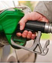 manual fuel pump into car