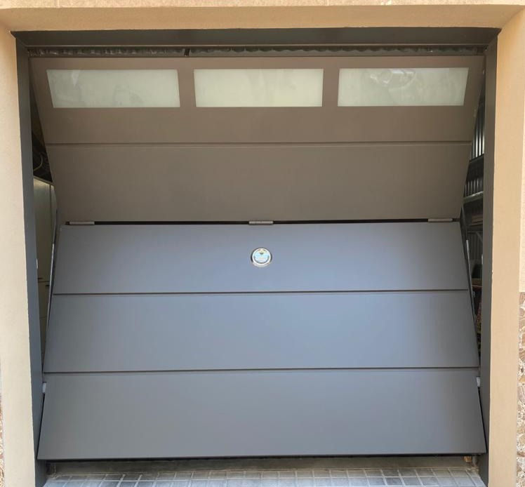 puertas basculantes sabadell
