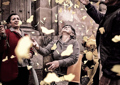 Kolombiya'da on binlerce kişi barış için yürüdü