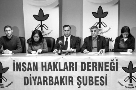 İHD: 2016'da 46 bin hak ihlali yaşandı