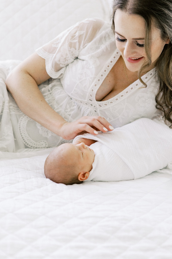 In Home Newborn Session ©Hayley Geschrey Photography-010.jpg