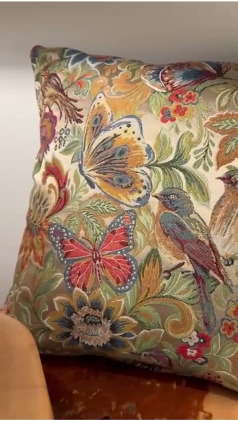 Miniatura: Pieris Cushion