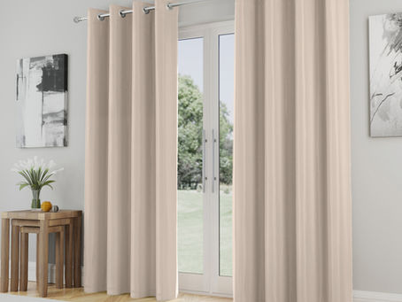 Ready Made Curtains vs Made to Measure: What UK Retailers Should Be Stocking in 2026