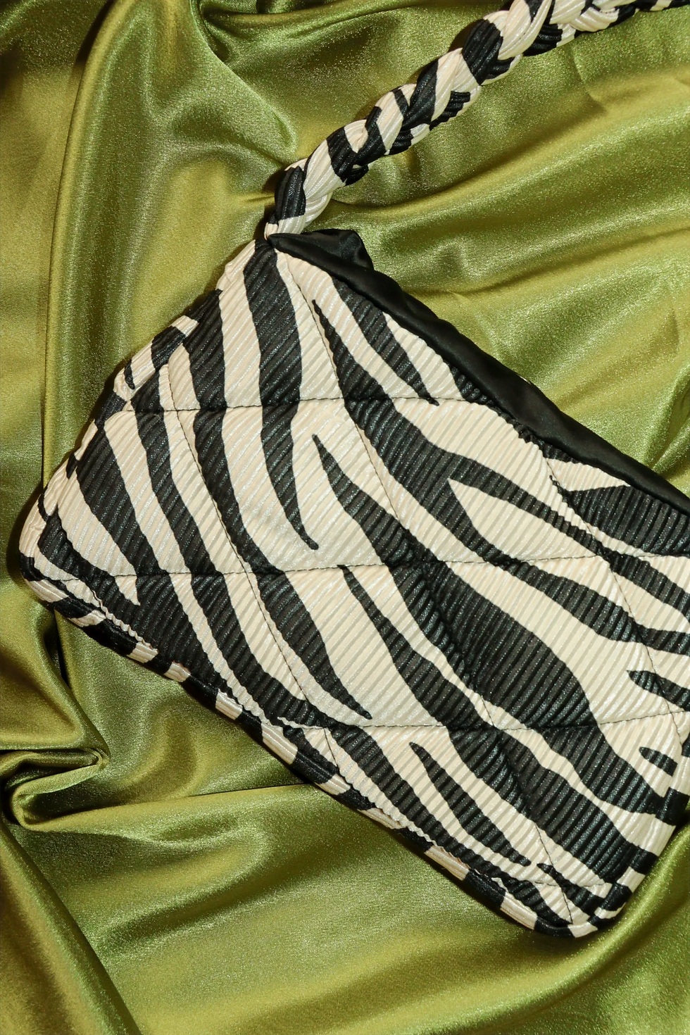 Thumbnail: Renny Doll Plisse bag - Zebra